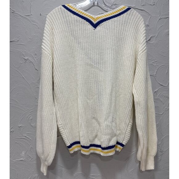 Signature Vintage Brand Cable knit V-Neck Pullover Sweater Women's - Size: Small - Picture 4 of 7